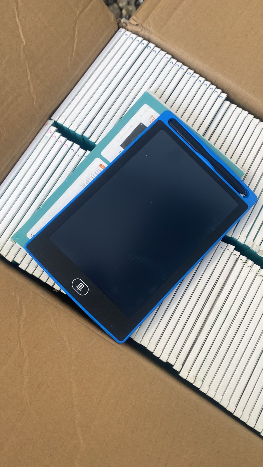 Descubre la Magia de la Tablet LCD para Niños: ¡Tu Pizarra de Juegos!