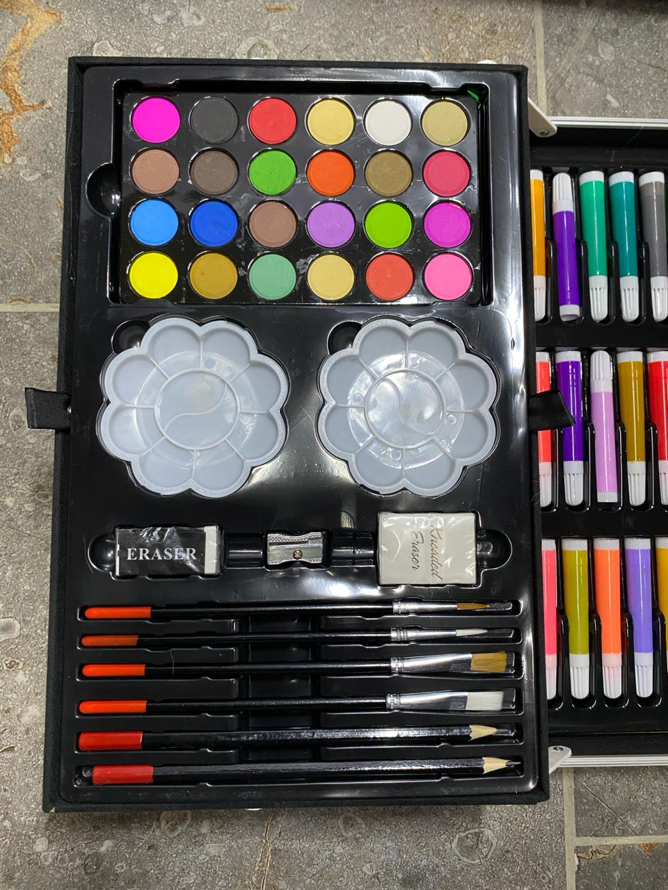 Juego de arte de maleta de 145 piezas